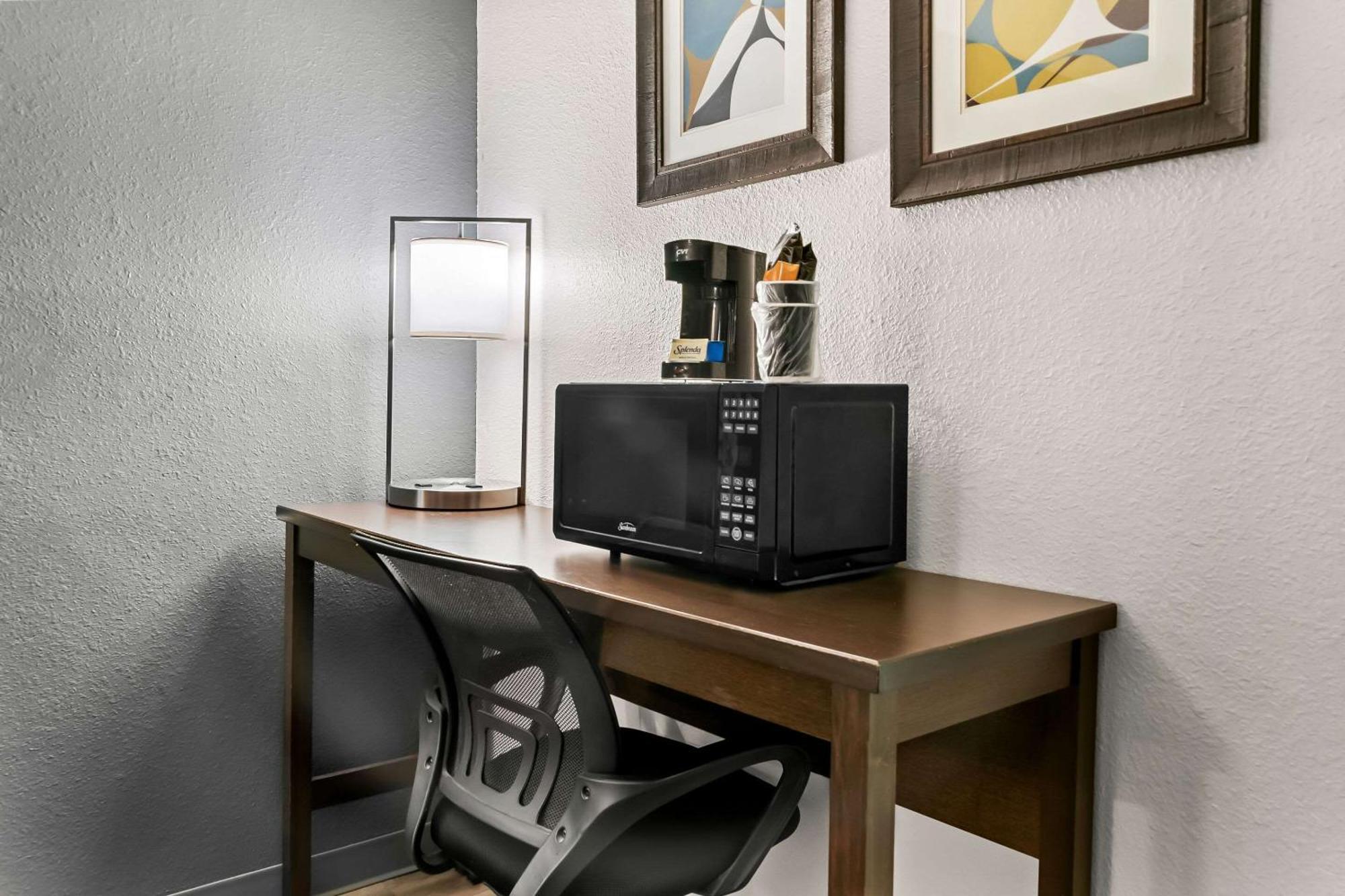 Rodeway Inn & Suites Saginaw Εξωτερικό φωτογραφία