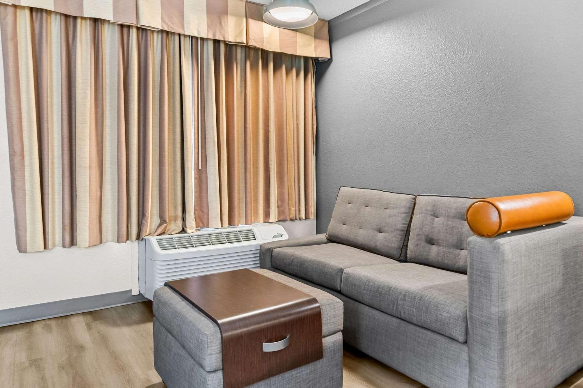 Rodeway Inn & Suites Saginaw Εξωτερικό φωτογραφία