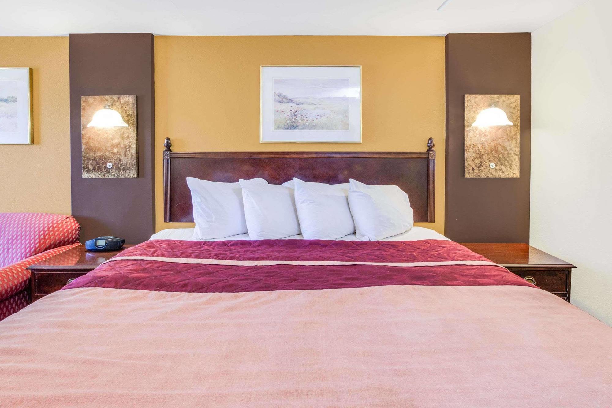 Rodeway Inn & Suites Saginaw Εξωτερικό φωτογραφία